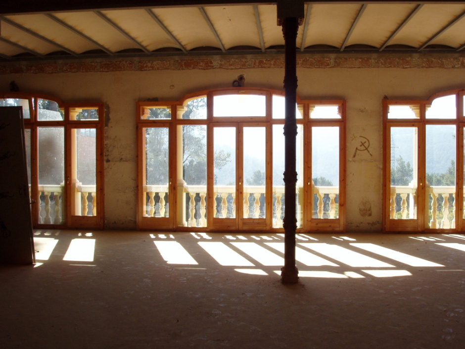 Interior del Casino de la Floresta (Ajuntament de Sant Cugat - 2005).