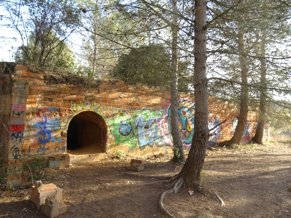 Restes de la Bòbila Pahissa.