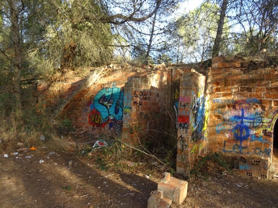 Restes de la Bòbila Pahissa.