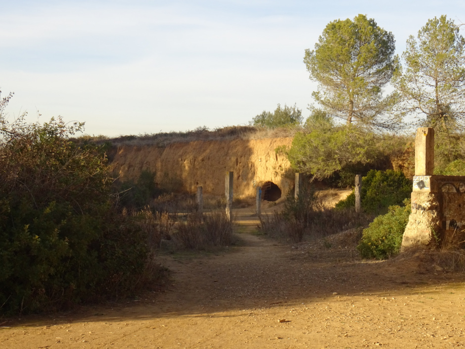 Restes de la Bòbila Pahissa.