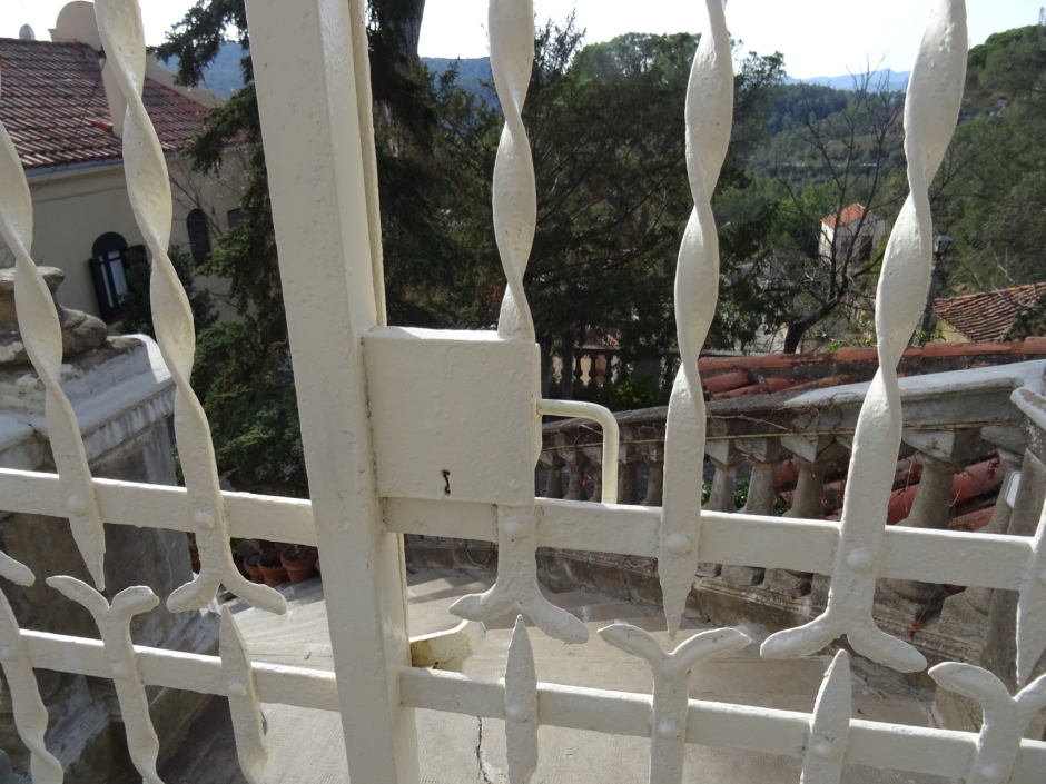 Construccions auxiliars i tanca al carrer Verdaguer número 26.