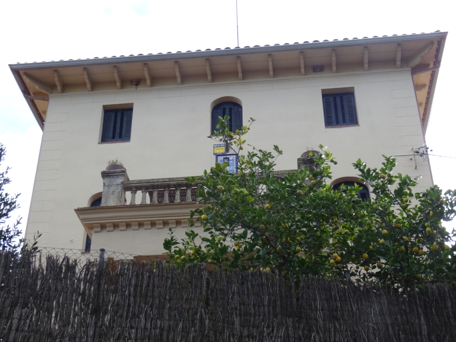 Casa del camí de la Capella número 7.