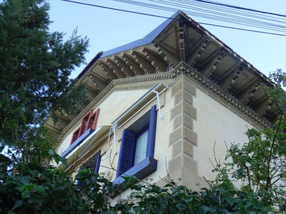 Detall de la façana lateral del xalet de Josep Aleñá.