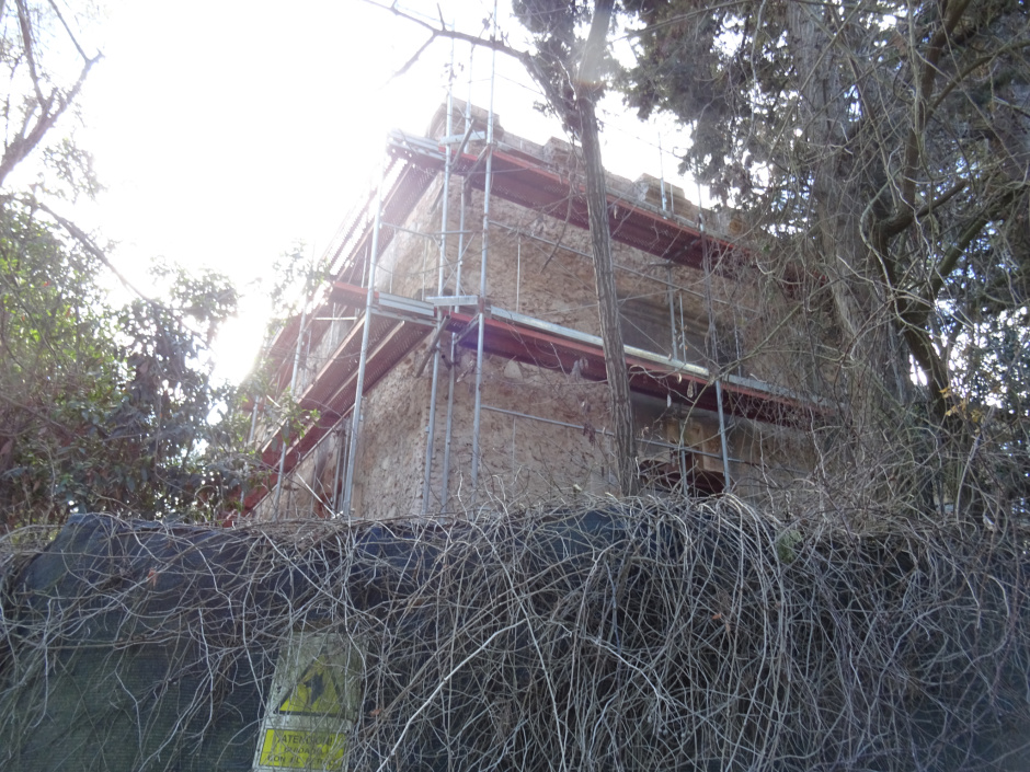 Xalet al passeig Calado cantonada carrer de l'Infant.