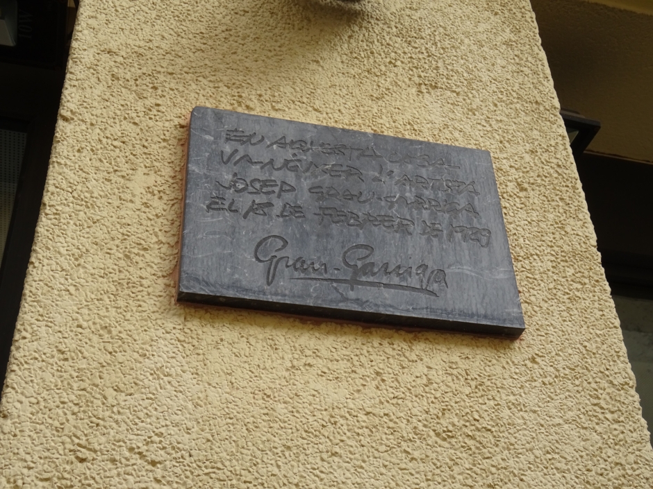 Placa Grau Garriga en el carrer Sant Antoni número 42.