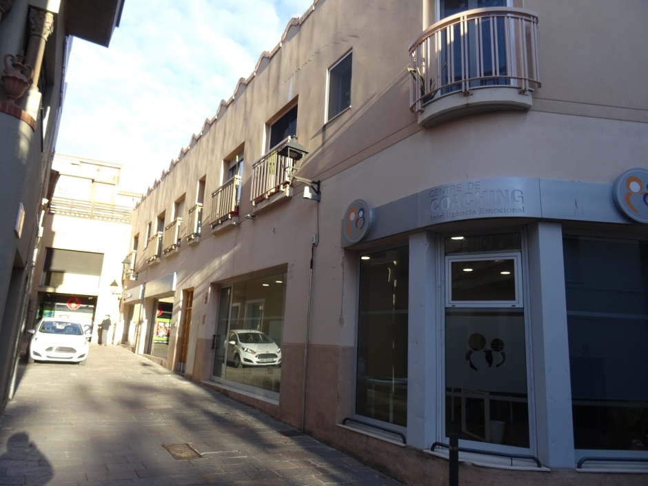 Carrer Gorina números 16-18-20.