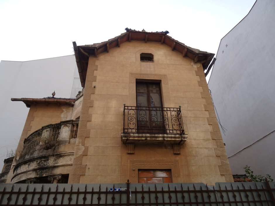 Façana lateral de Villa Montserrat.