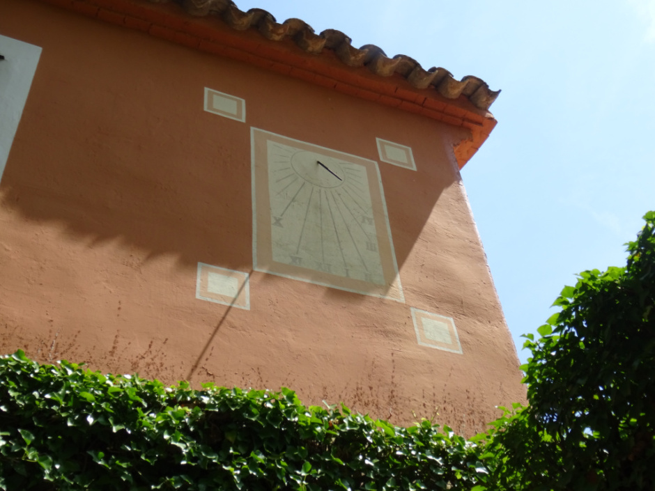 Rellotge de sol de Can Majó (Masia Rosàs) façana lateral