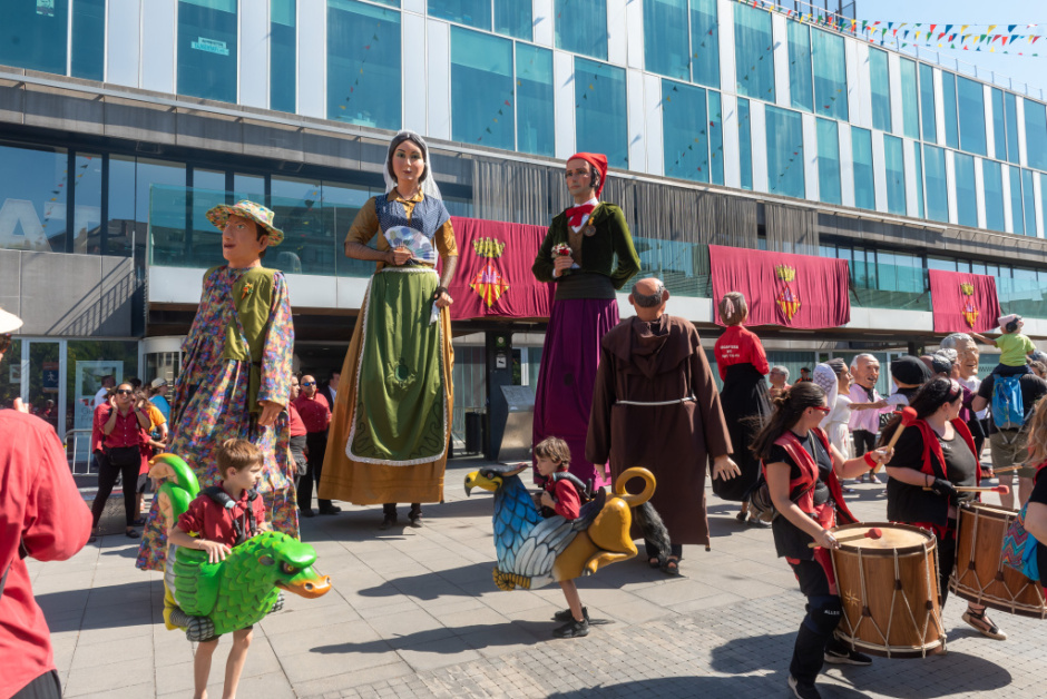 Griu i Ambisfena (Ajuntament de Sant Cugat del Vallès, any 2002)