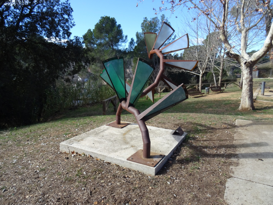 Monument "Hèlix" a la plaça de les Ones.