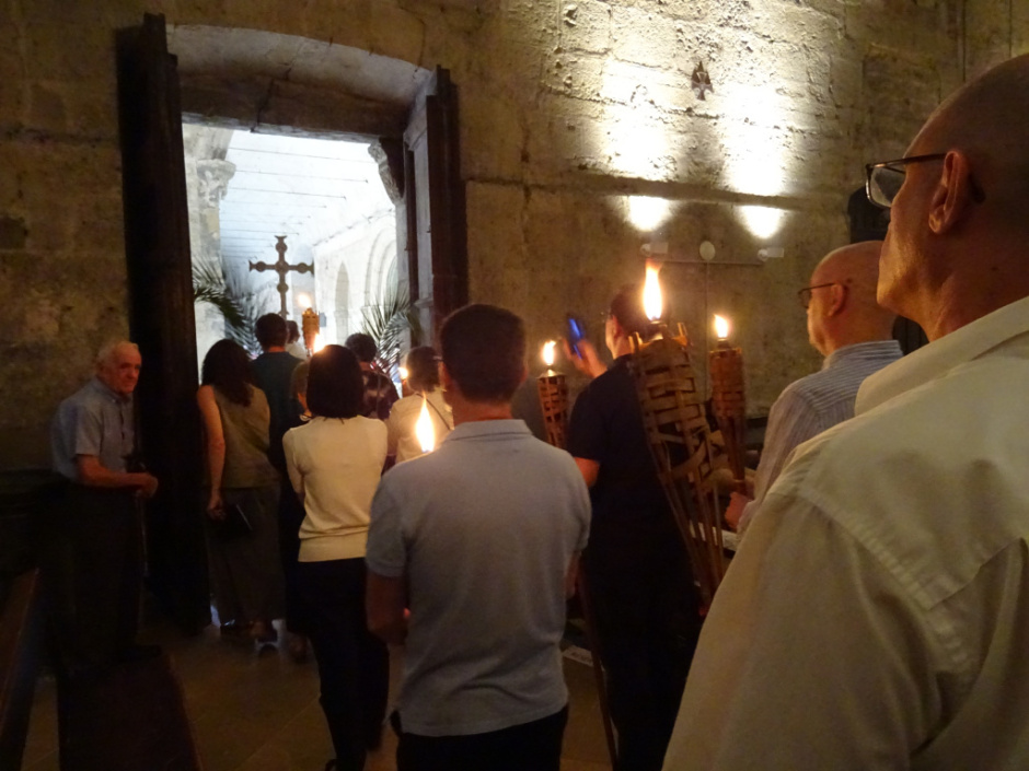 Inici de la processó cap al claustre 