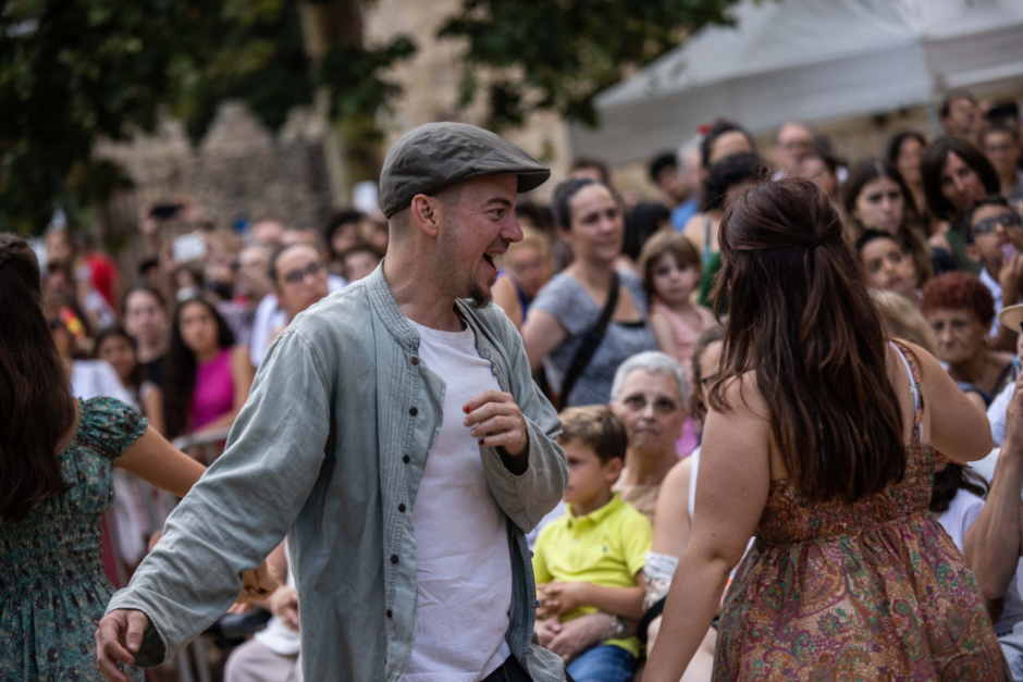 Ball del Paga-li, Joan (Ajuntament de Sant Cugat del Vallès, 2003)
