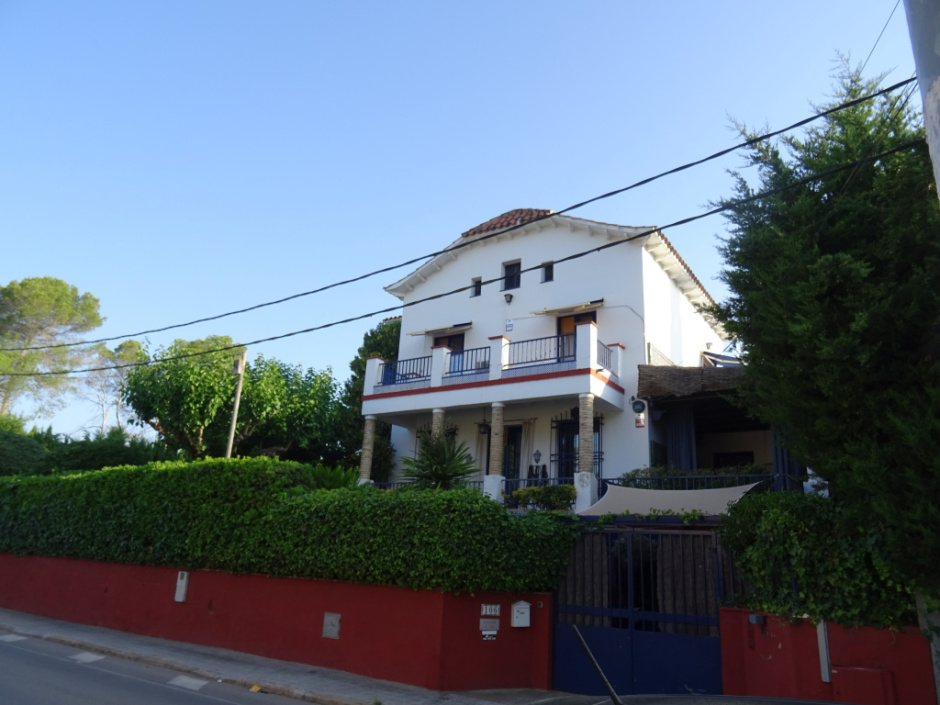 Xalet de l'avinguda Ramon Escayola número 106