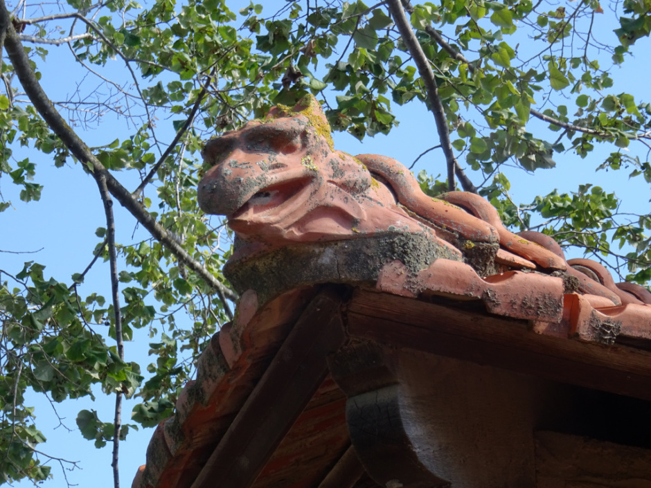 Porxo de l'avinguda Mas Fuster número 168