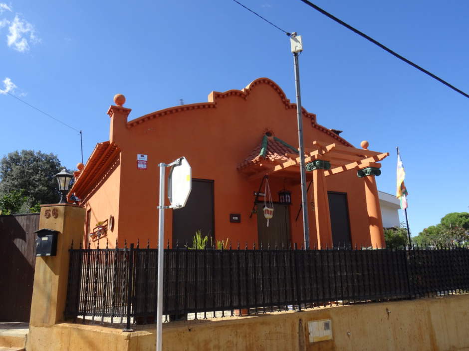 Cal Santa (Casa del carrer Moreneta de Montserrat número 56)