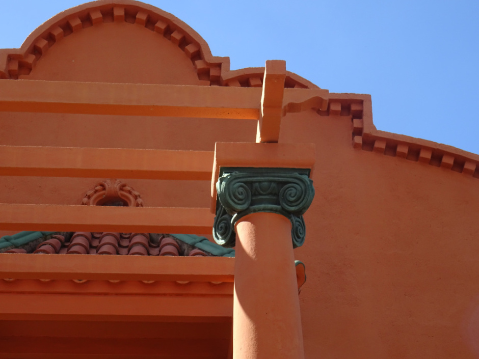 Cal Santa (Casa del carrer Moreneta de Montserrat número 56)