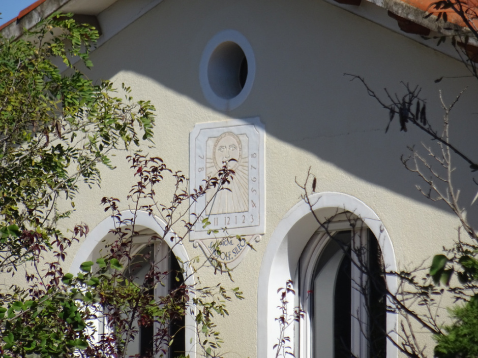 Rellotge de sol de la casa del passeig de Rubí número 52