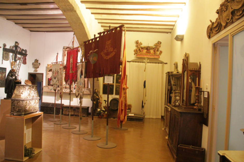 Col·lecció parroquial Signes dels Temps (Foto: Parròquia de Sant Pere d'Octavià).