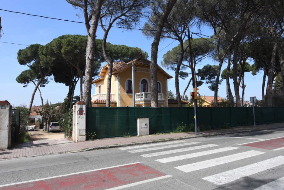 Vista general en relació a la trama urbana.