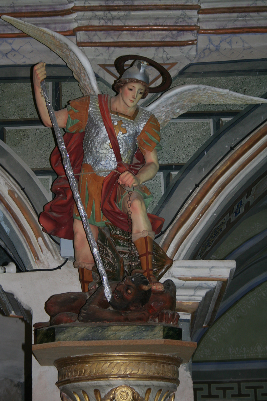 Imatge de Sant Miquel i el dimoni dels Oms