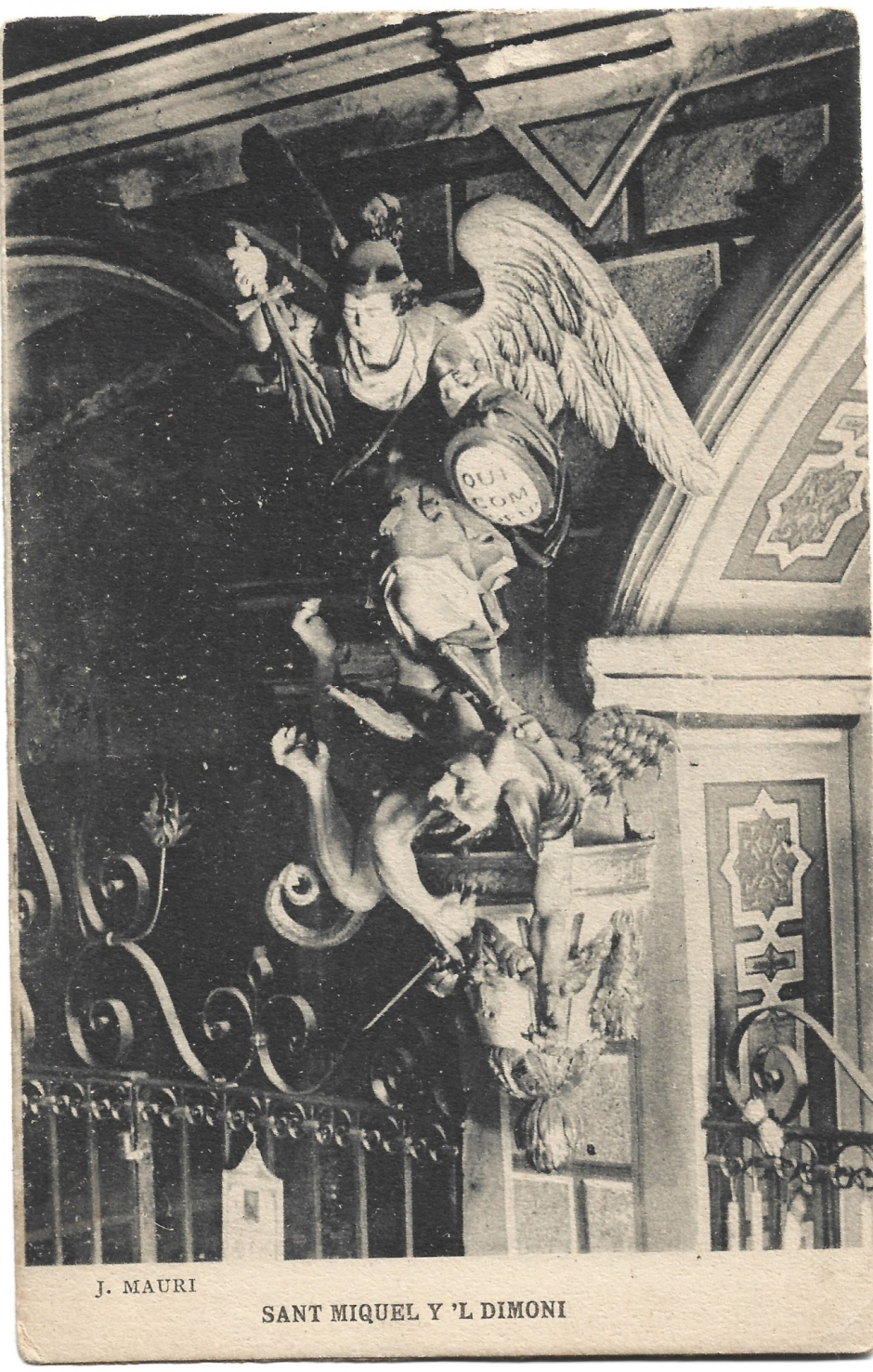 Antiga imatge de Sant Miquel i el dimoni dels Oms. Postal de J. Mauri