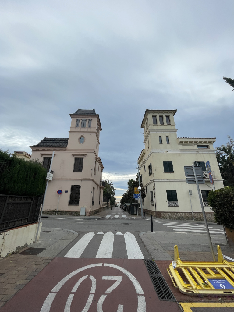 Vista general de l'emplaçament de les dues cases.