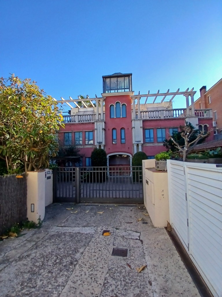 Vista general de la façana.