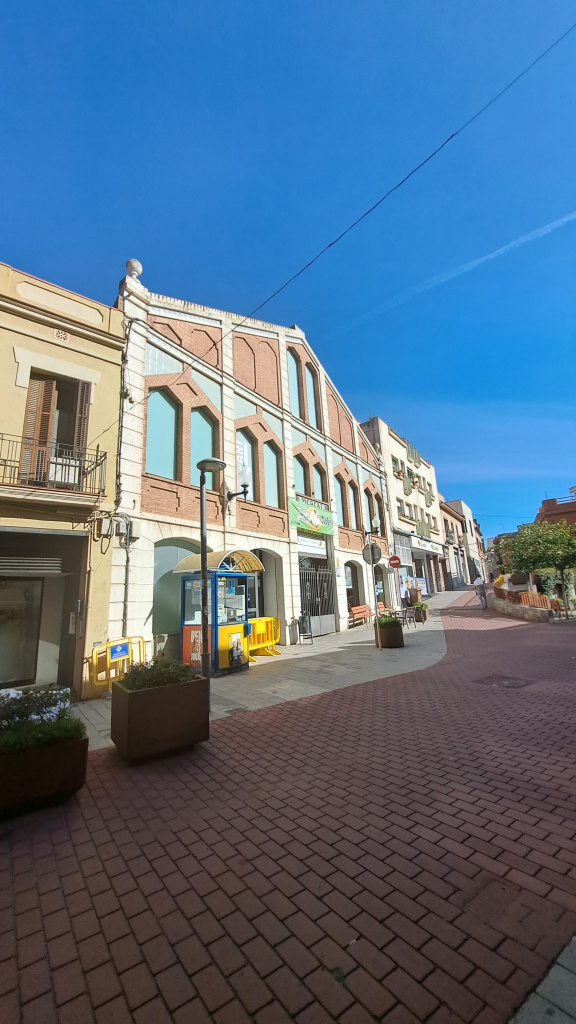 Vista general amb carrer.