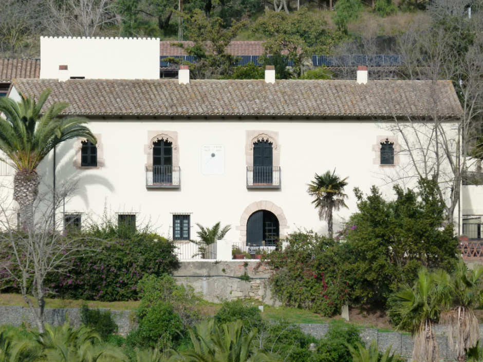 Vista detall de la façana.