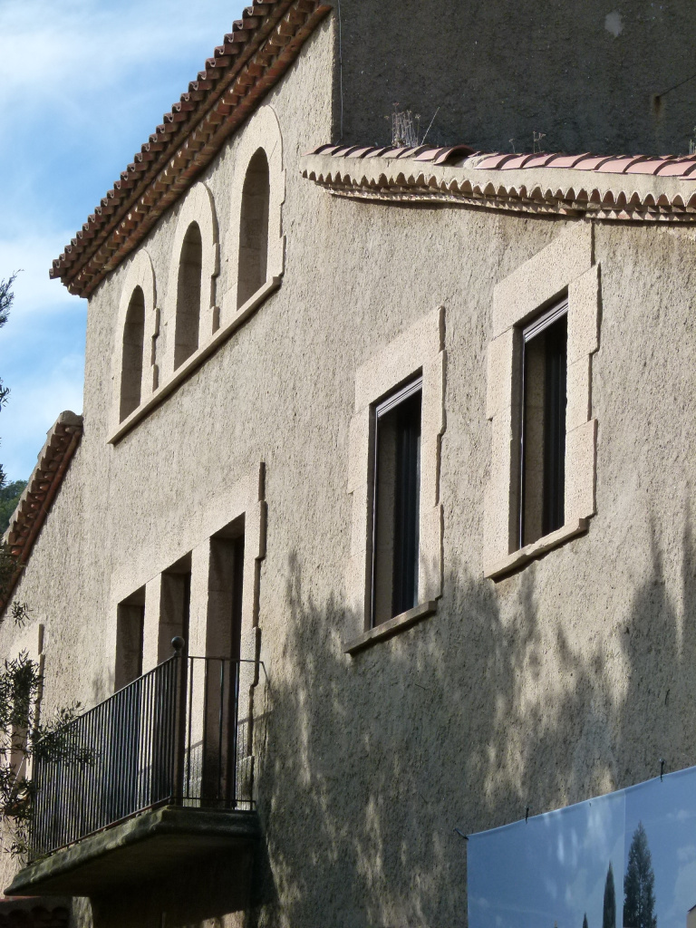 Vista detall de la façana. 