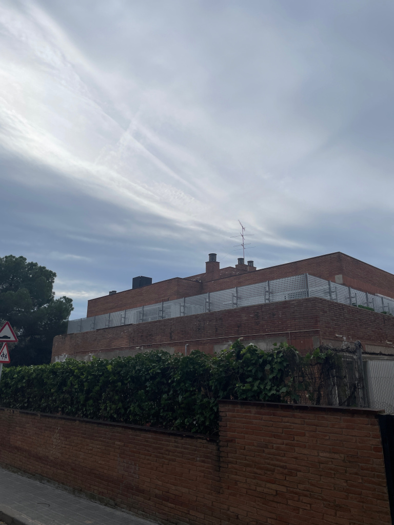 Vista lateral de la façana.