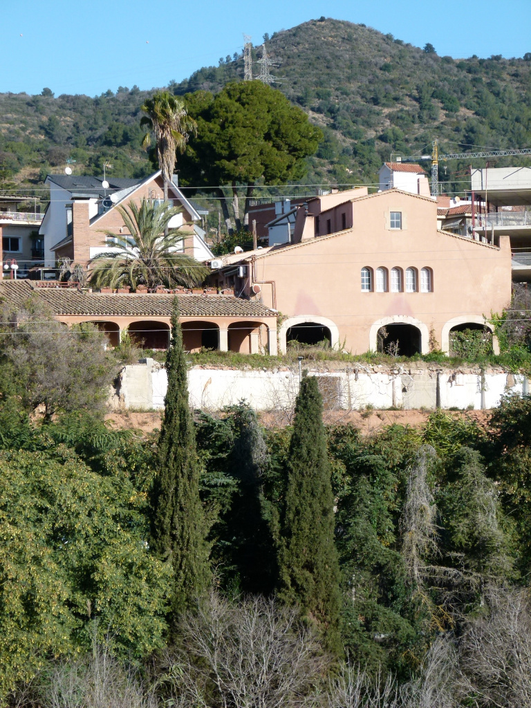 Vista general de la masia.