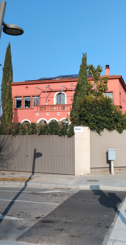 Vista general de la façana del carrer Major.