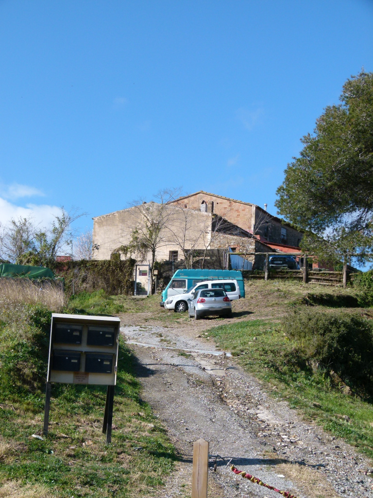 Vista general de l'emplaçament de la masia.