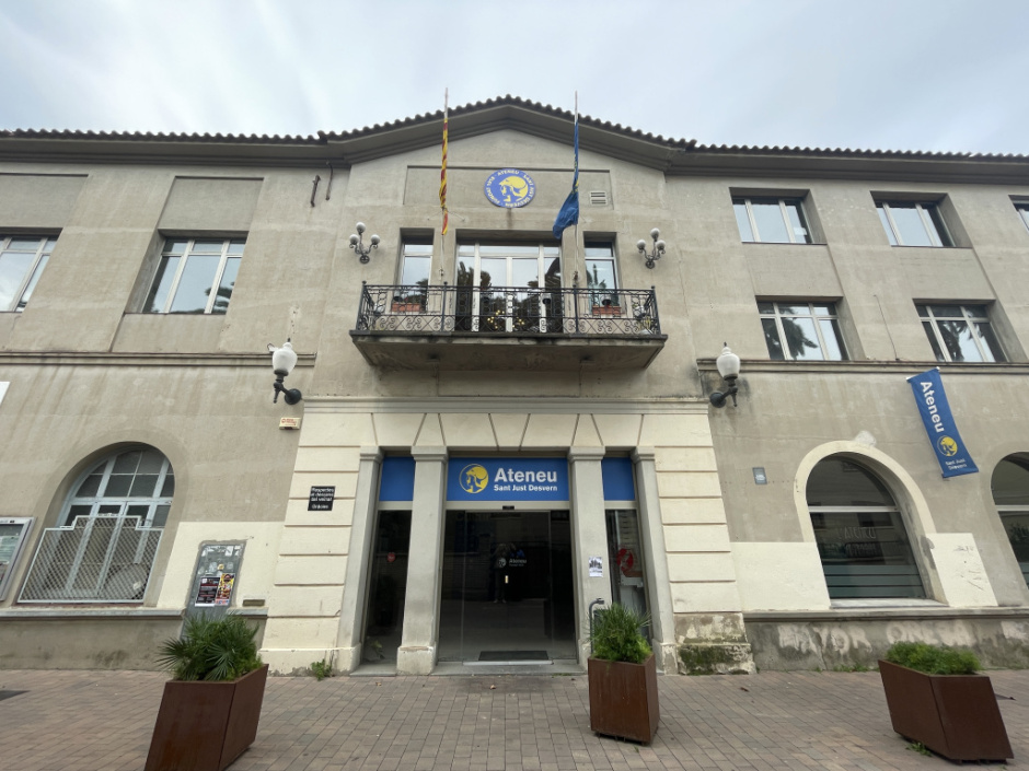 Vista general de la façana.