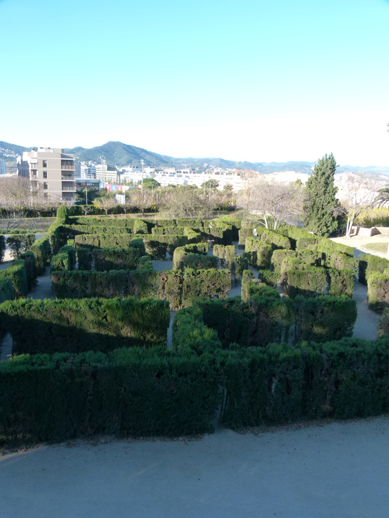 Laberint vegetal que ocupa l'espai en el qual es localitzava el palau de Torreblanca.