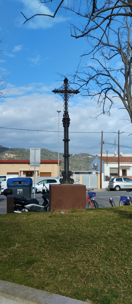 Vista frontal de la creu.
