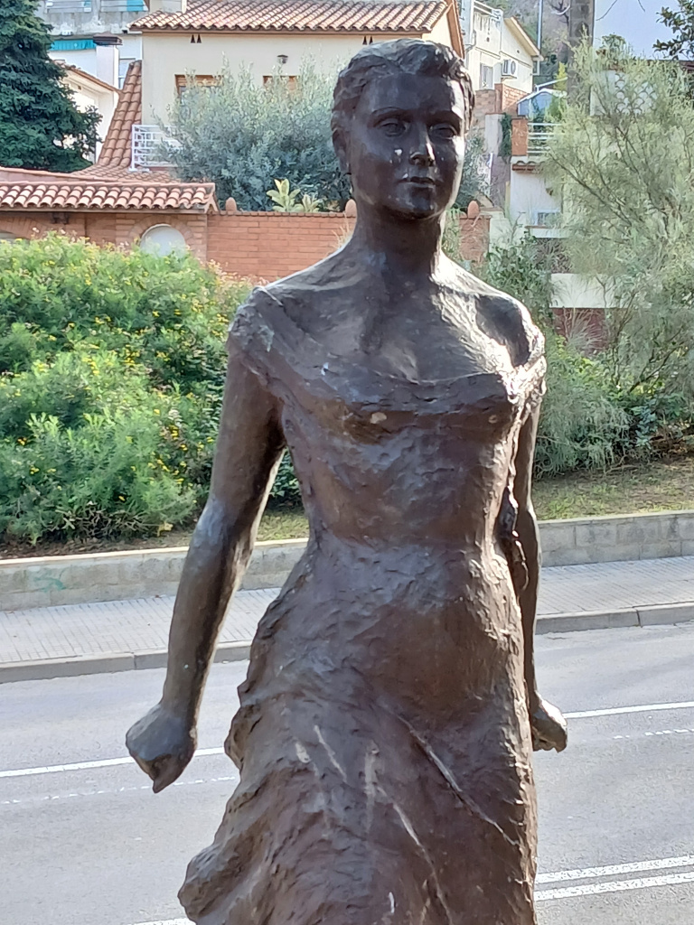 Vista detall de l'escultura.