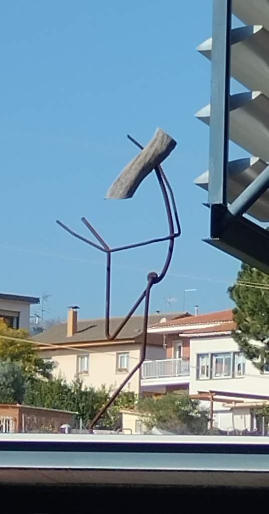 Vista detall de l'escultura.