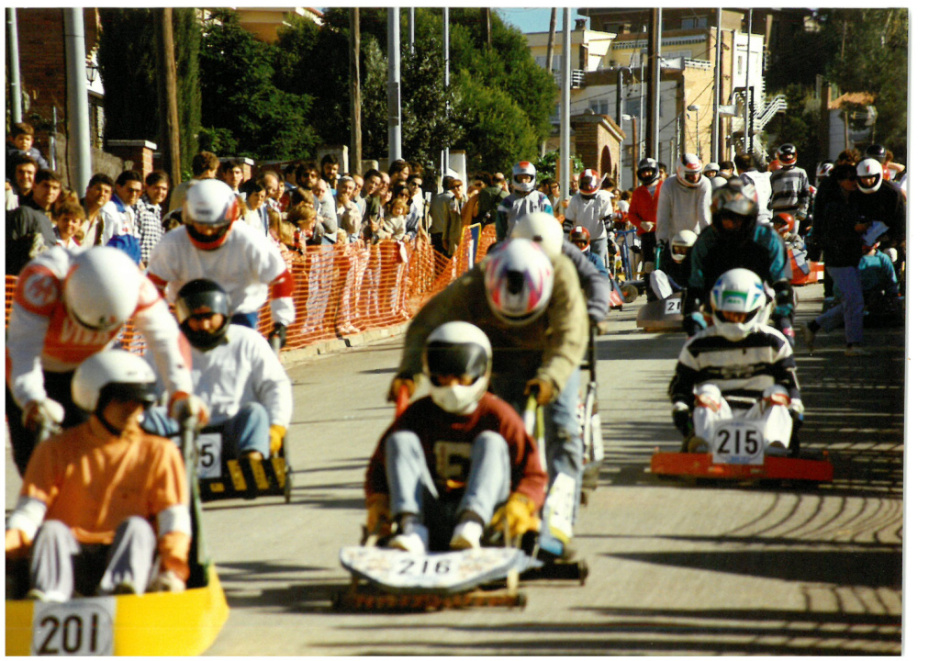 Cursa de Karts de Coixinets de l'any 1994. Font: Arxiu Municipal Sant Just Desvern.