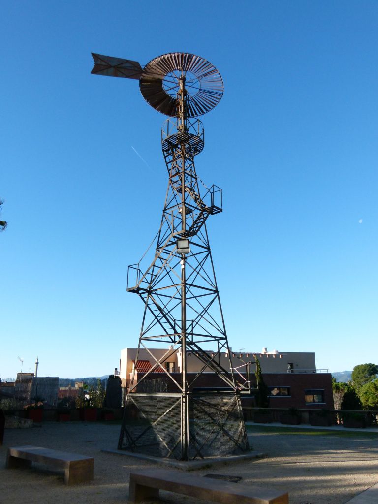 Vista general del molí de vent. 