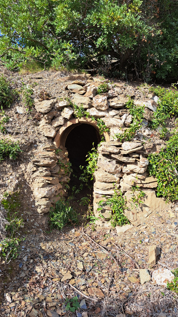 Vista detall de l'emplaçament de la barraca.