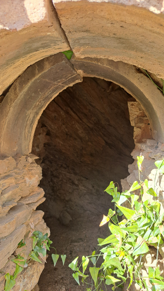 Vista detall de la porta de la barraca.