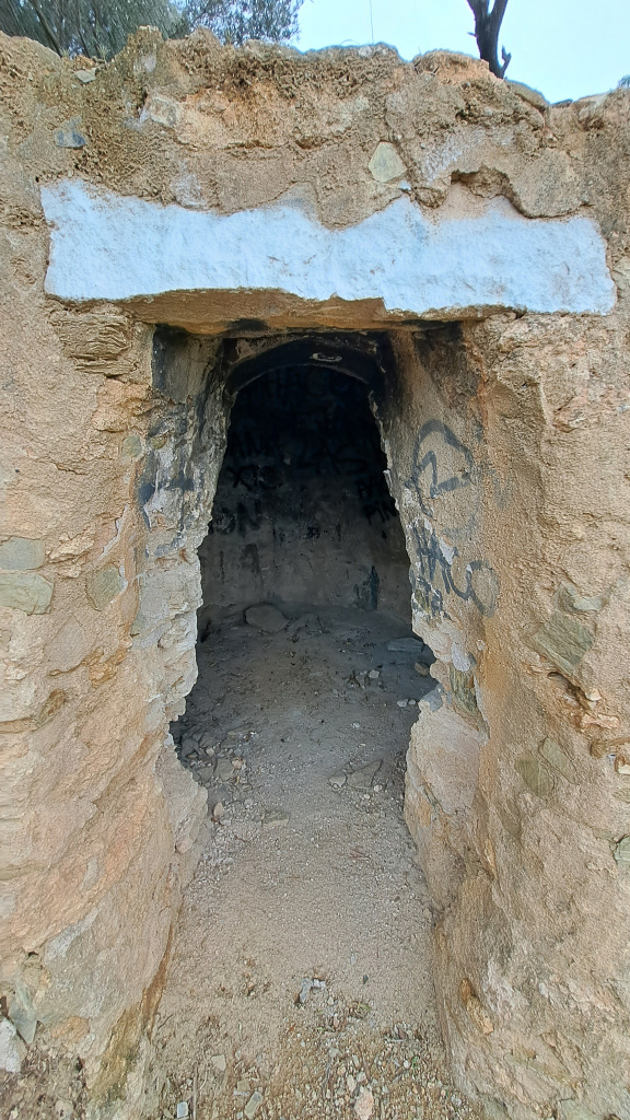 Vista detall de la porta de la barraca.