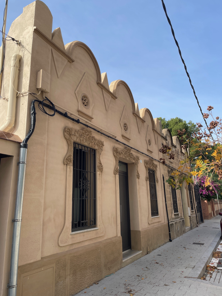 Vista de la façana de les dues cases.