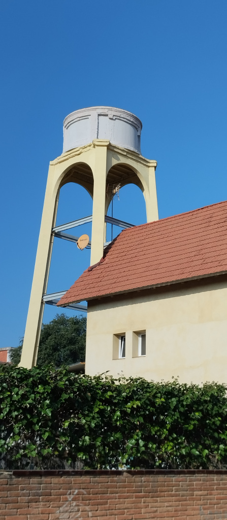 Vista detall de l'emplaçament del dipòsit d'aigua.
