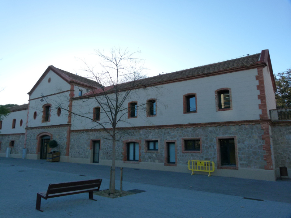 Vista detall dels magatzems de la finca agrícola de Torreblanca.