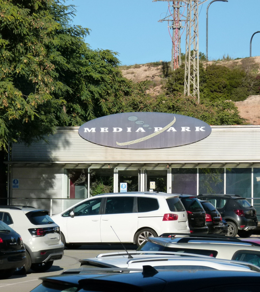 Vista detall de l'entrada al recinte.