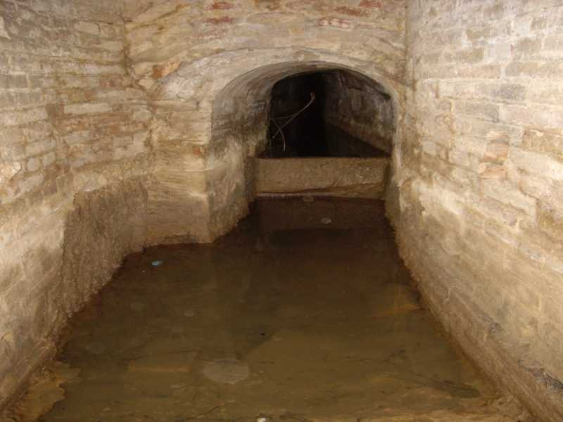 Detall de l'interior de la galeria de la mina. (Font: Fes Fonts Fent Fonting).