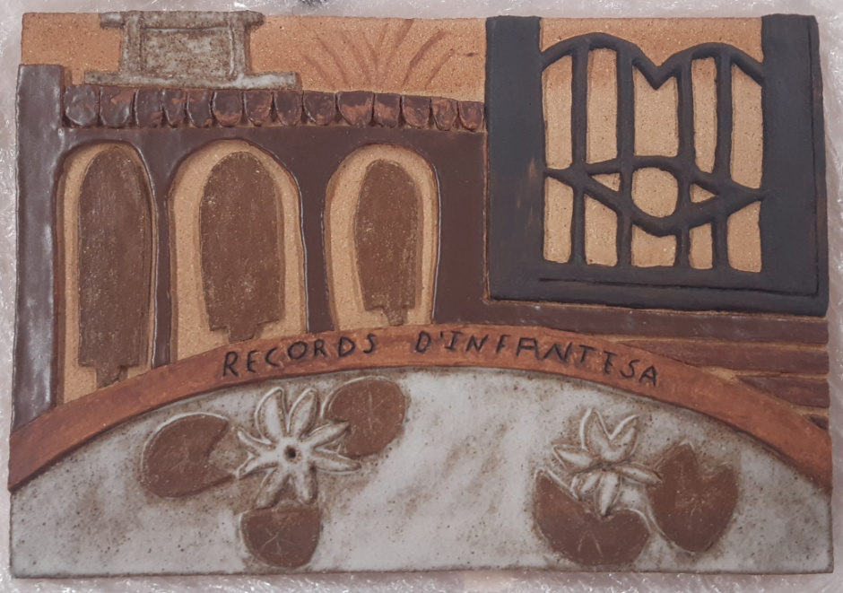 Rèplica del plafó original desaparegut, realitzat per Iona Palau. (Font: Ajuntament de Sant Just Desvern).